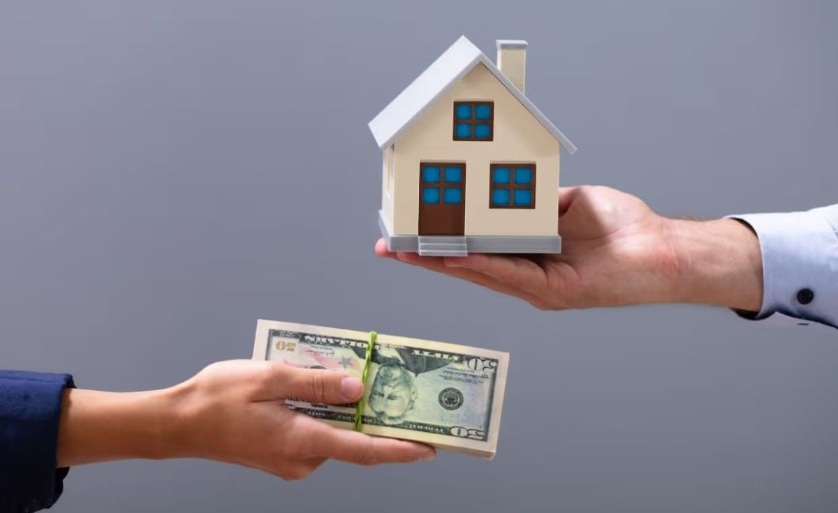 Risks and Advantages for Buyers (Contingent Meaning on a House Explained)