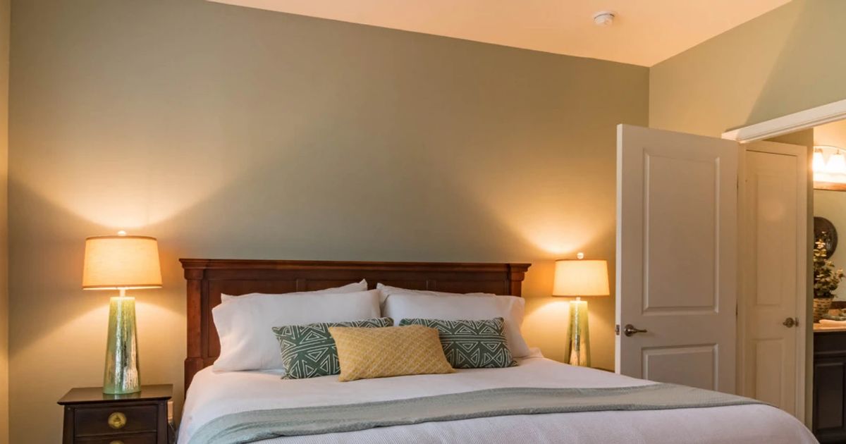 Wrong Covering On Bed Ruining Your Bedroom